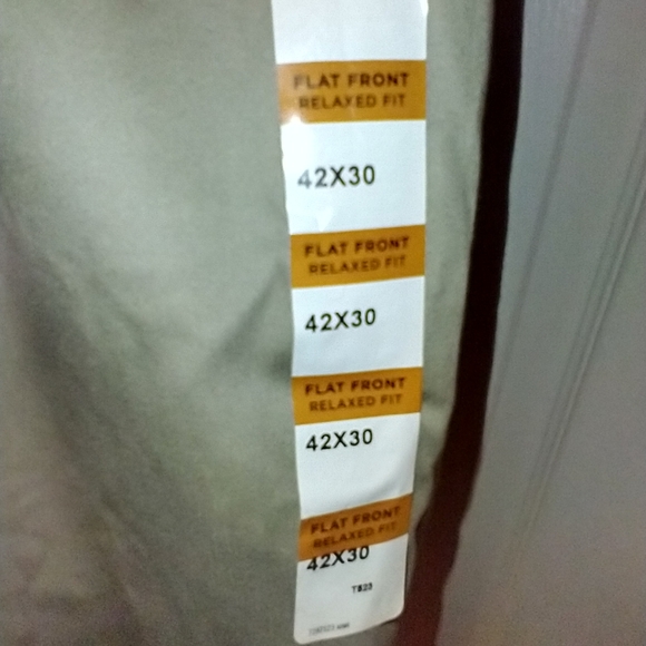 NWT Wrangler Riata Flat Front Relaxed Fit Chino Pants 42X30. - Picture 6 of 9